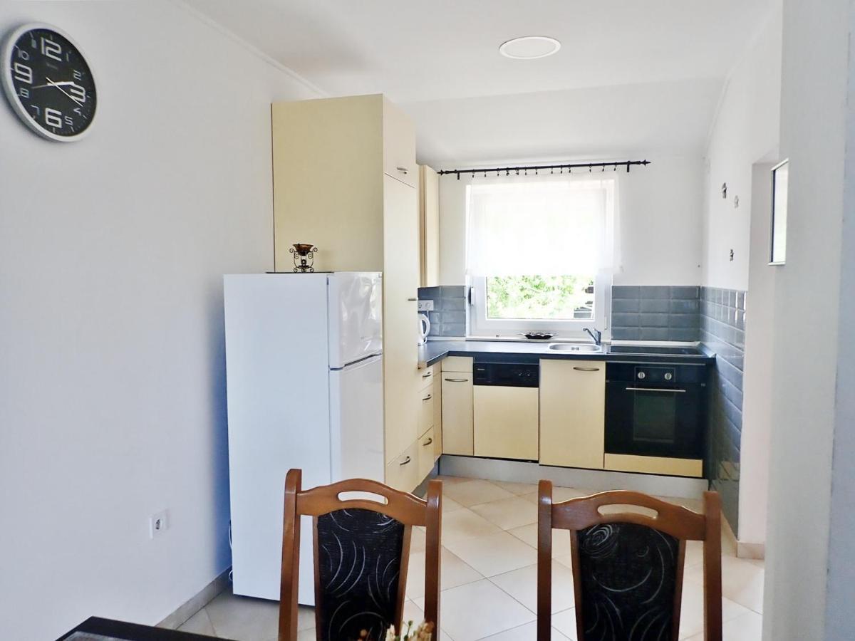 Apartment Maca Starigrad Paklenica Buitenkant foto
