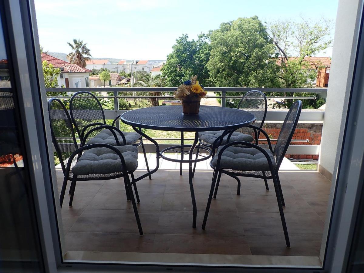 Apartment Maca Starigrad Paklenica Buitenkant foto