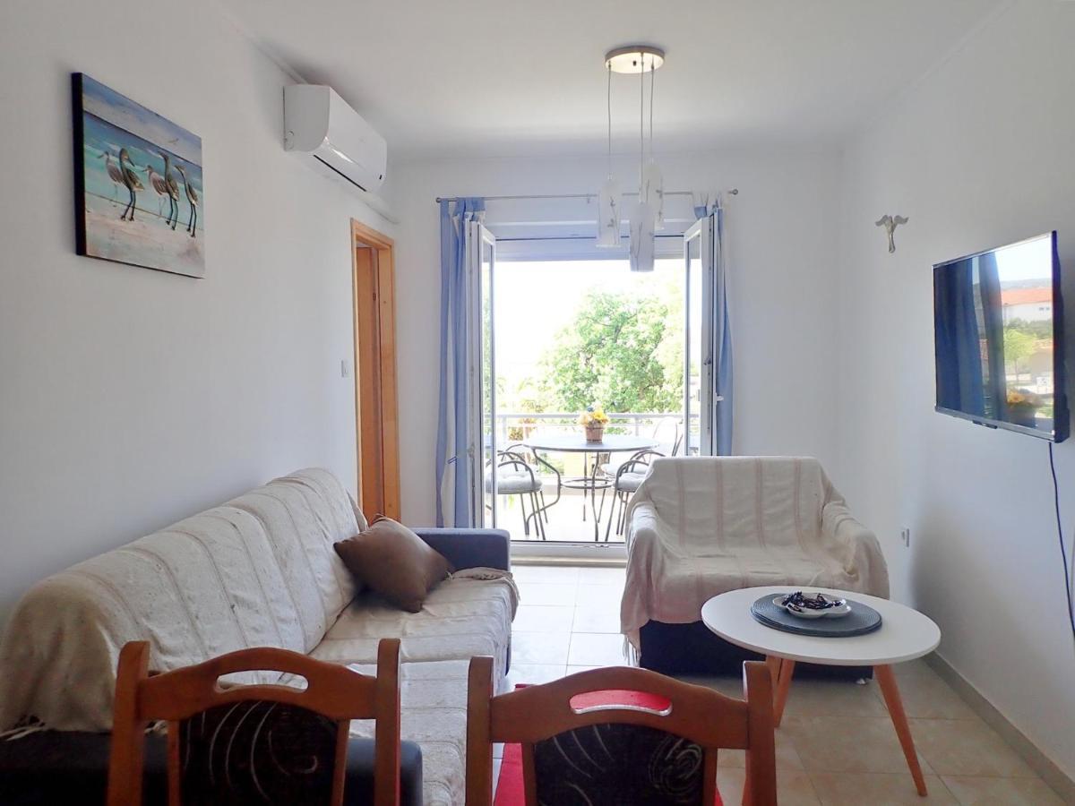 Apartment Maca Starigrad Paklenica Buitenkant foto