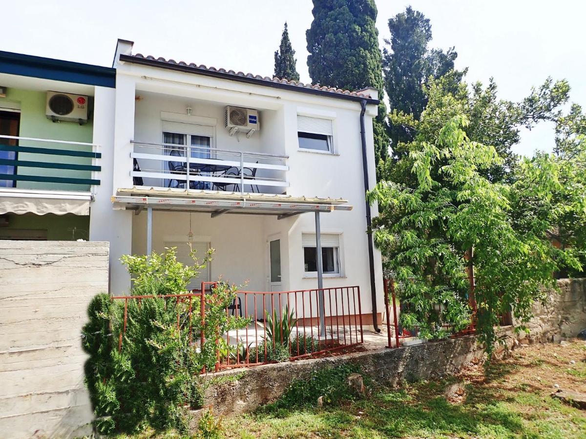 Apartment Maca Starigrad Paklenica Buitenkant foto
