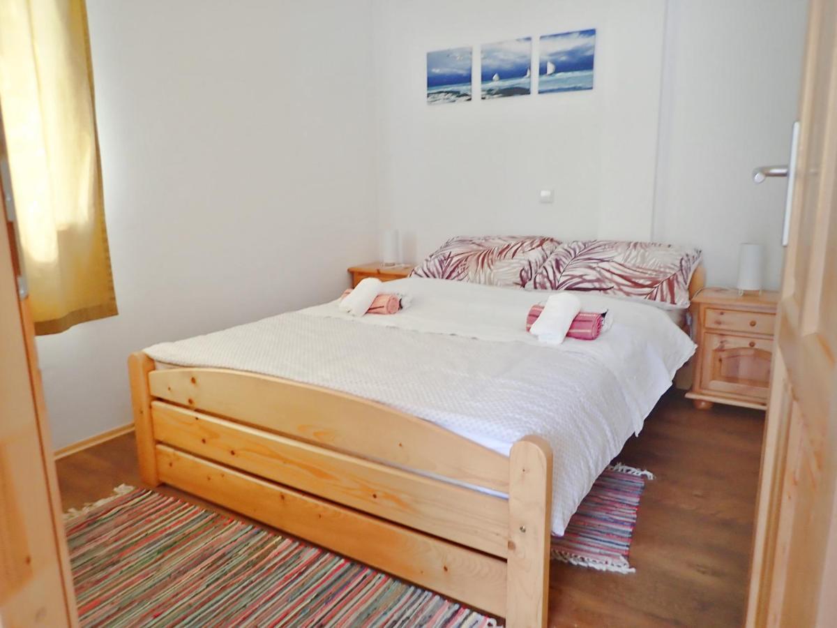 Apartment Maca Starigrad Paklenica Buitenkant foto