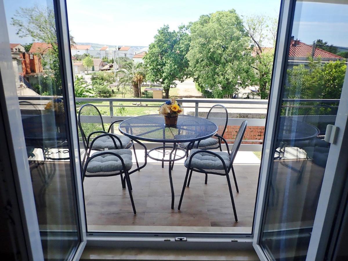 Apartment Maca Starigrad Paklenica Buitenkant foto